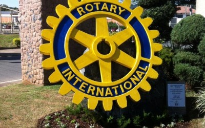 Rotary Club de Indaial-Nações, SC (distrito 4650). Construído em homenagem a Família Rotária de Indaial.