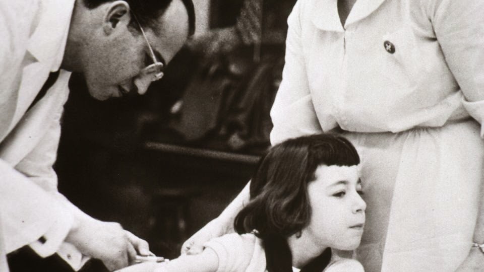 Vacina contra a pólio completa 60 anos