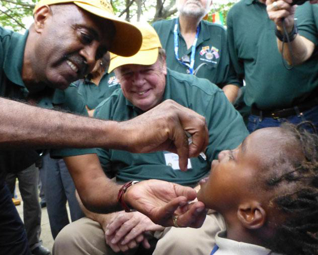 Rotary ajuda a encerrar o ano com vitórias contra a pólio