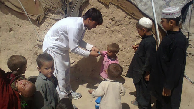 Vacinadores ganham a confiança de comunidades no Paquistão