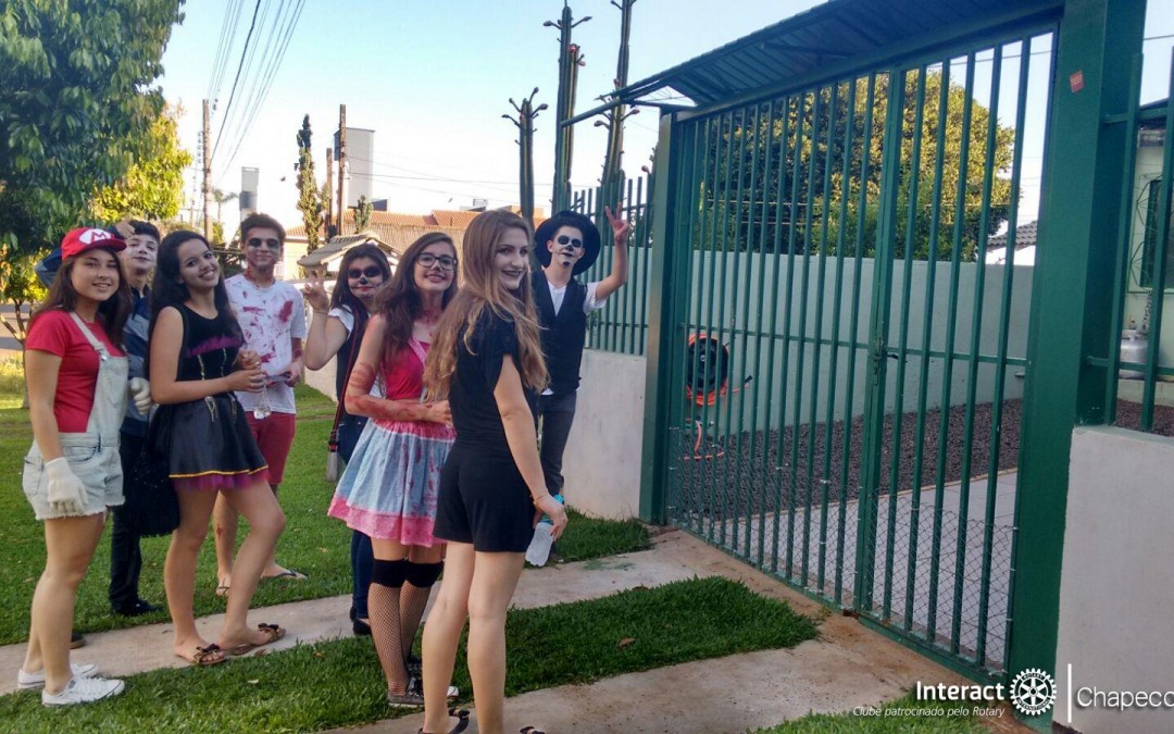 Monstrinhos solidários