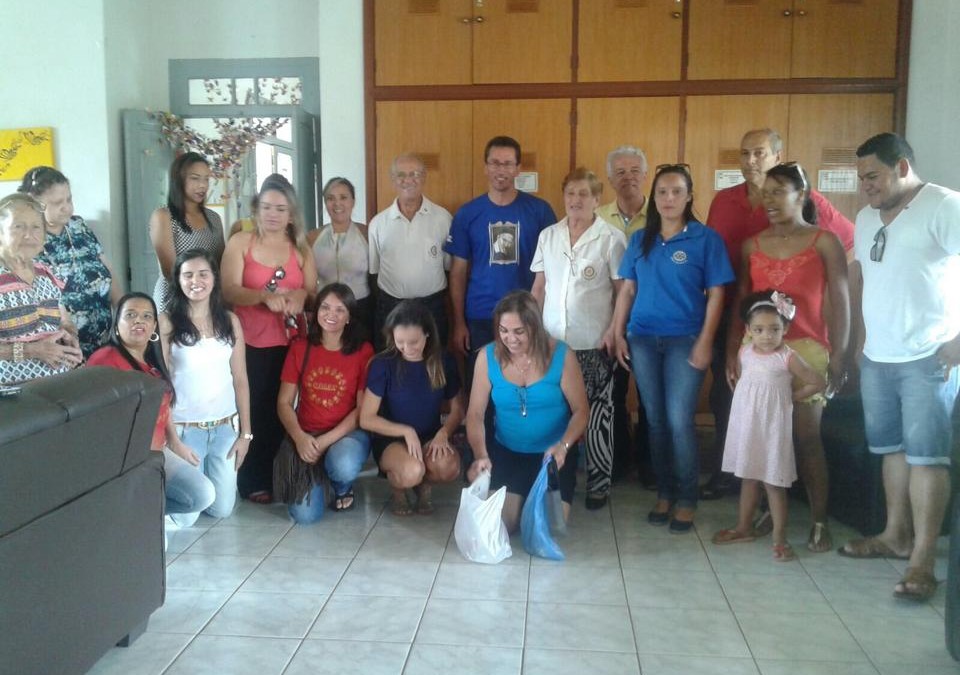 Mantimentos para o Recanto do Idoso