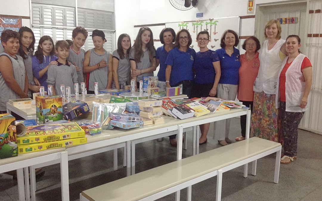 Escola rural de Joinville recebe doações