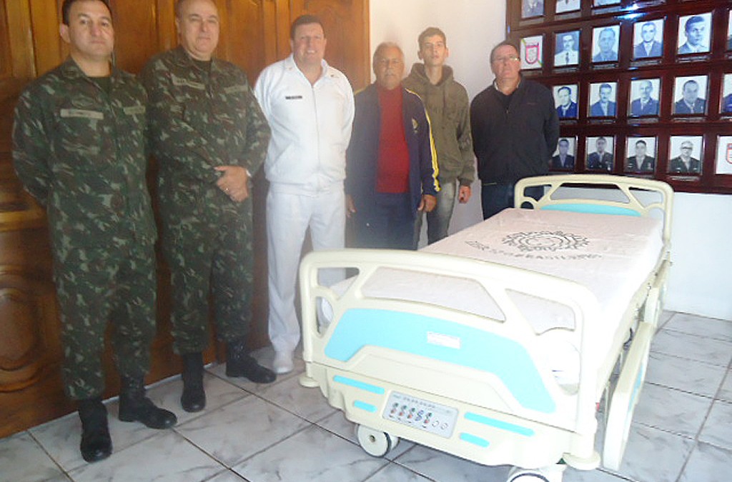 Rotary Club de Santiago recebe cama hospitalar
