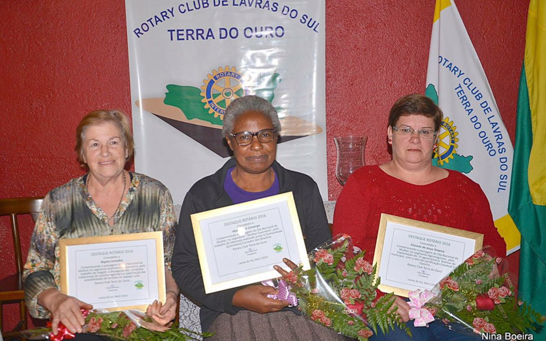 Clube homenageia três mulheres de destaque