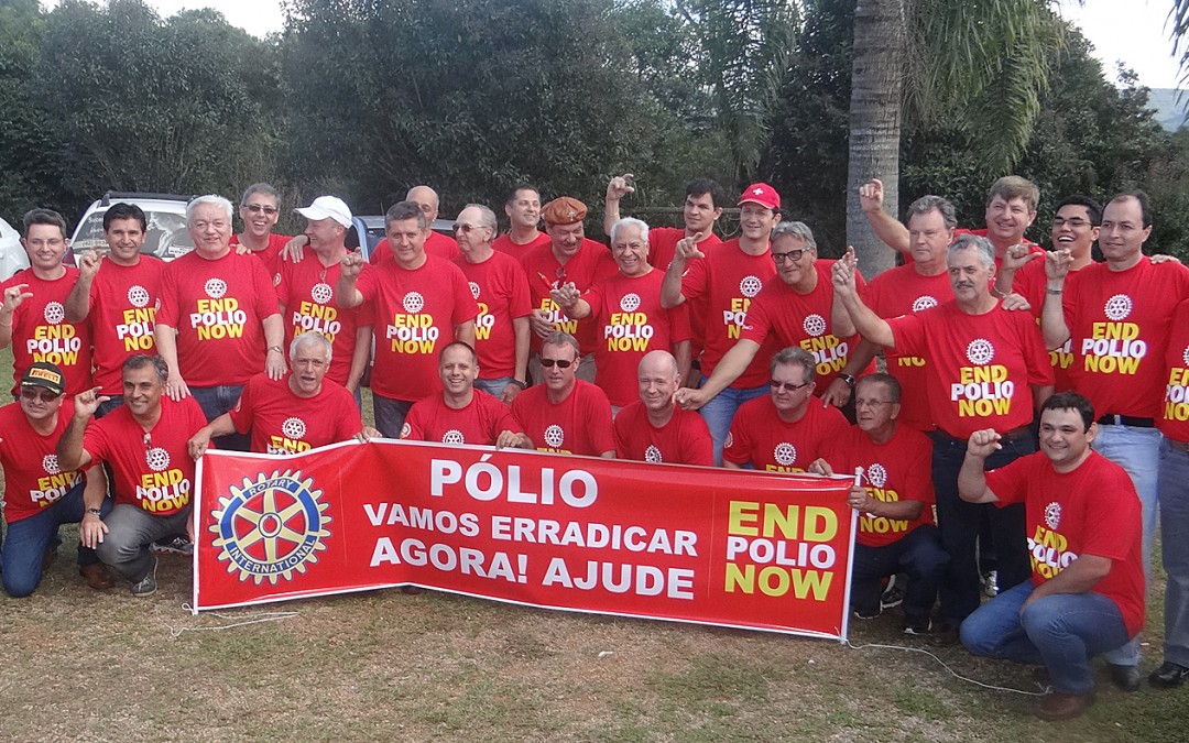 Festa do Porco no Tacho em prol da campanha contra a pólio