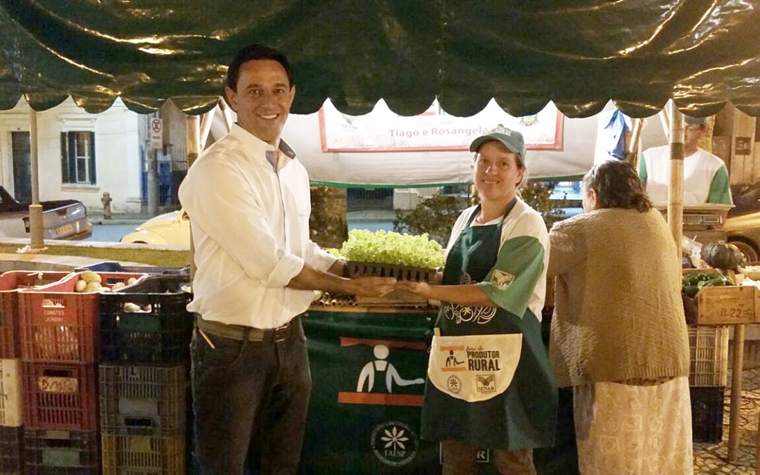 Feirantes são homenageados pelos rotarianos de Caconde