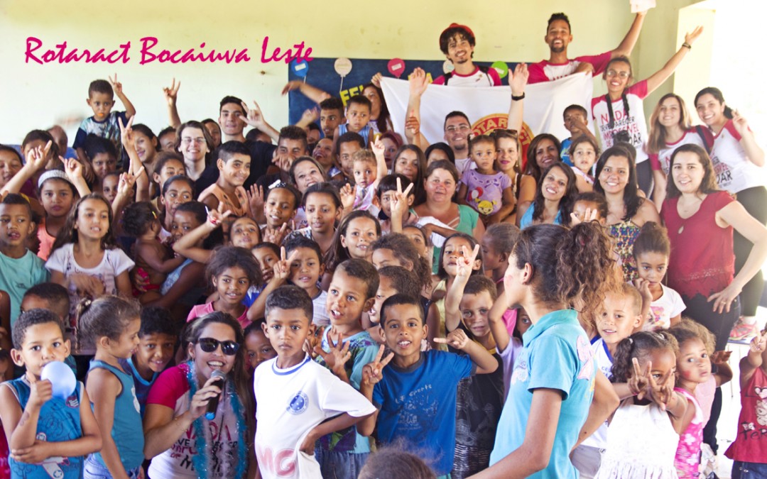 Rotaractianos fazem ação solidária em Bocaiuva