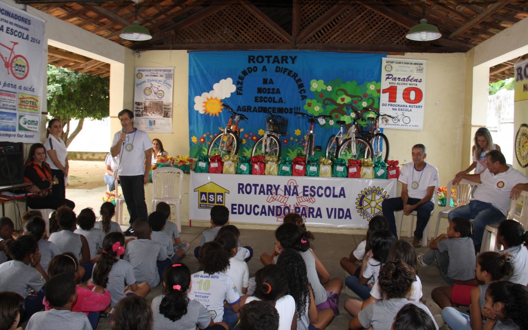 Bicicletas para os destaques da escola