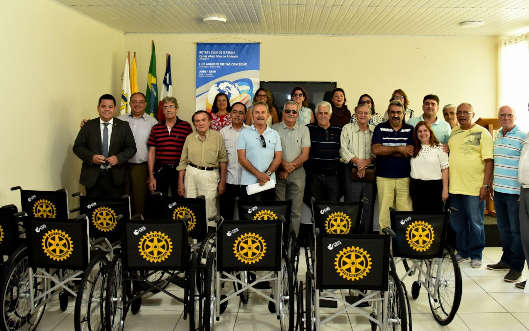 Cadeiras de rodas para a comunidade