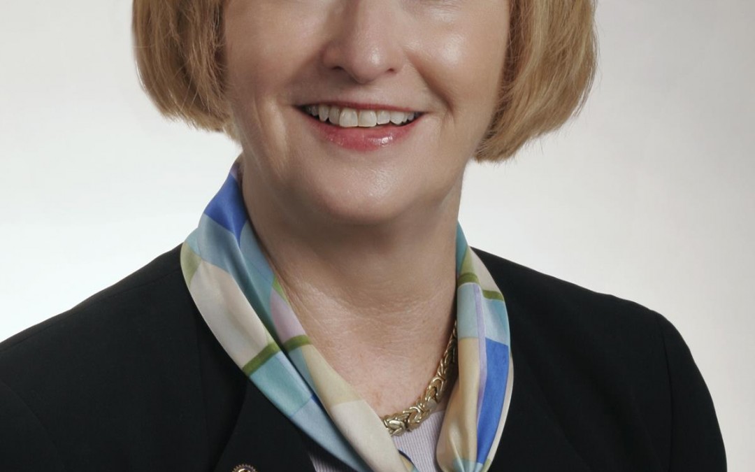 Riseley nomeia Julia Phelps como curadora da Fundação Rotária