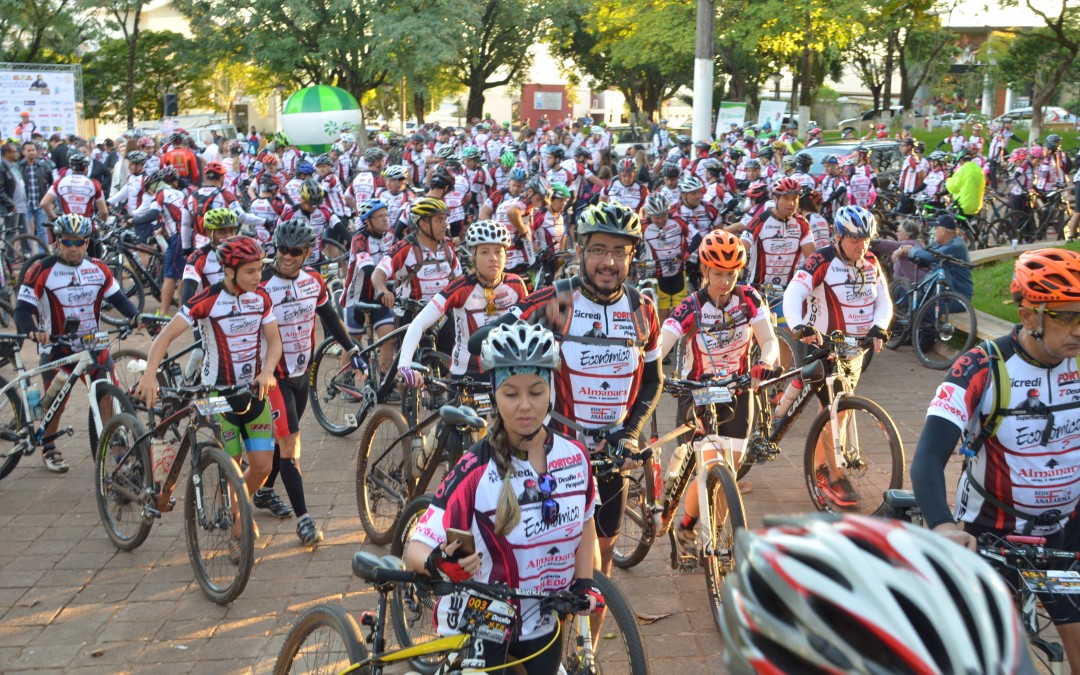 Pedalando com a comunidade