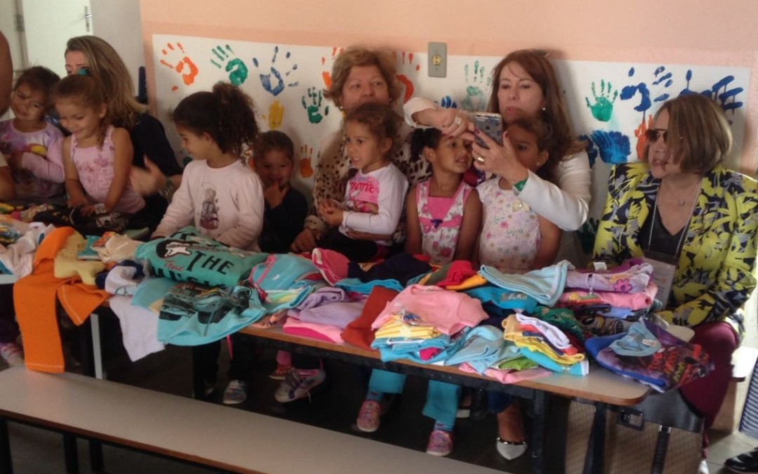 Trabalho em conjunto em prol de instituições