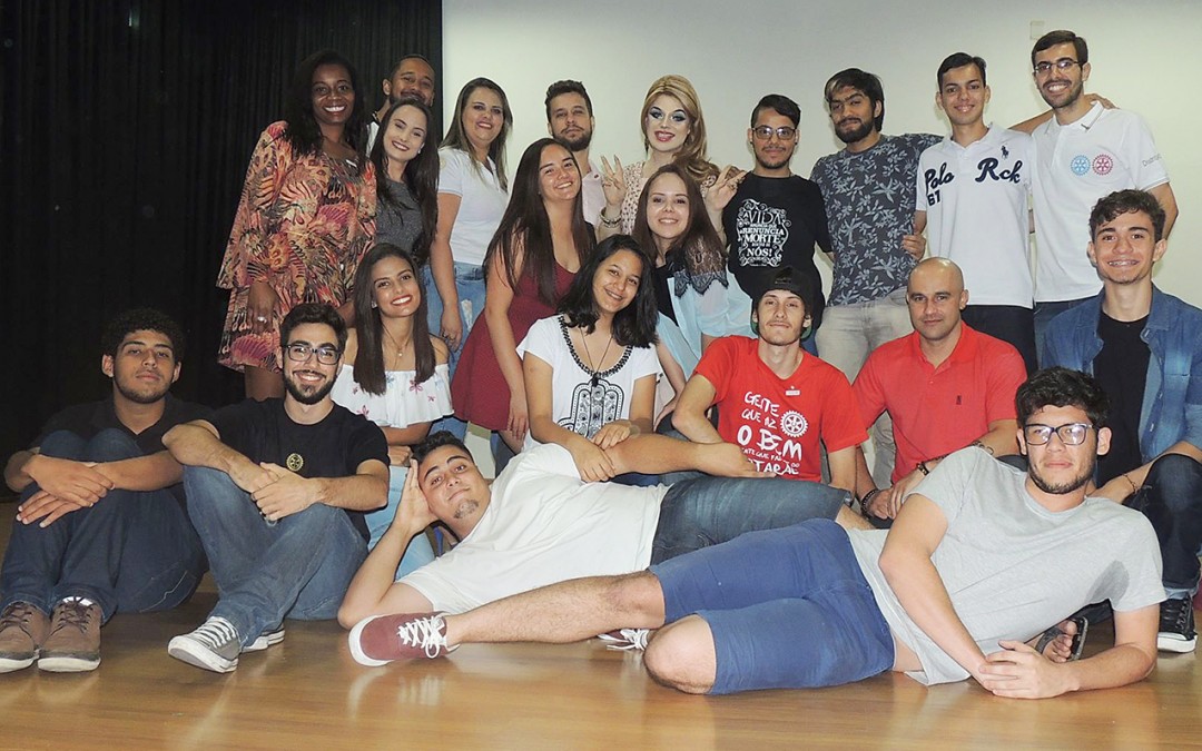 Rotaractianos promovem debate sobre diversidade e preconceito