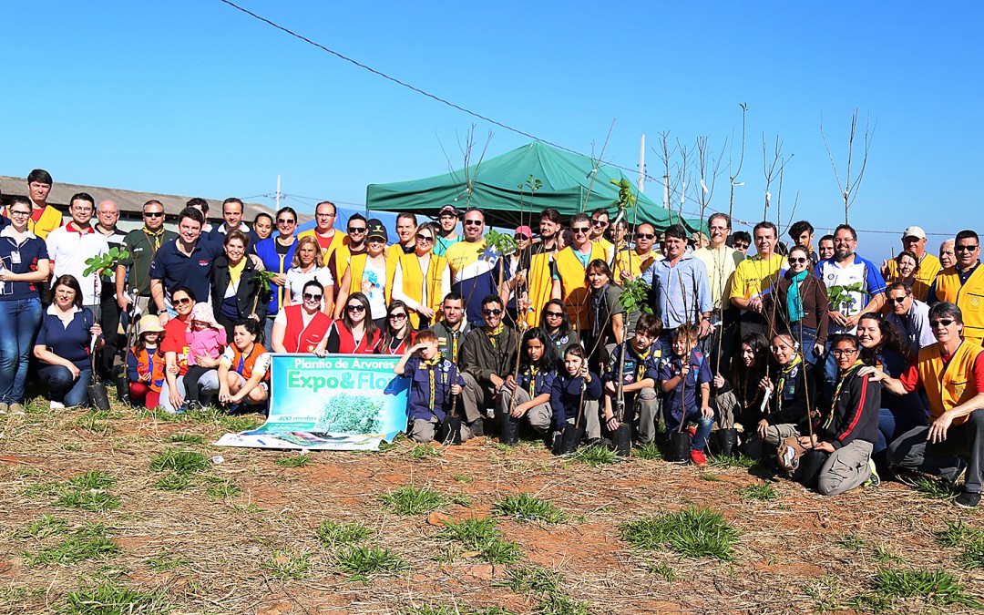 Os 11 clubes de Ponta Grossa plantam 400 árvores