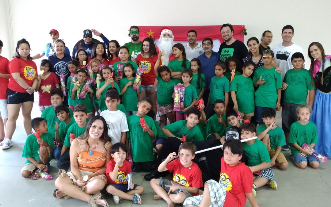 Festa para as crianças e projeto de reciclagem