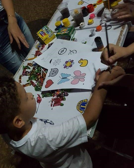 Espalhando alegria