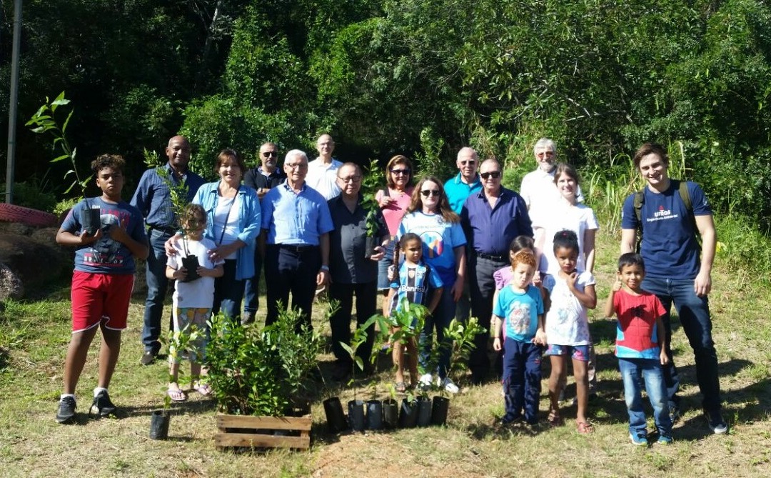Plantio de árvores e Encontro do Bem