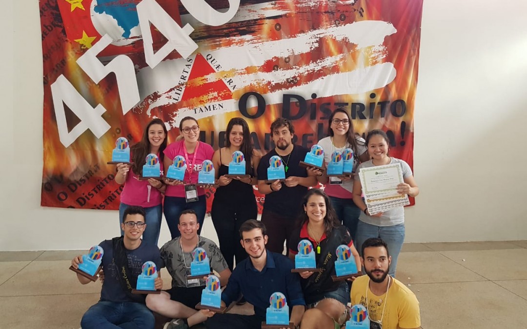 Rotaract de Monte Alto brilha na Codirc 5 Estrelas