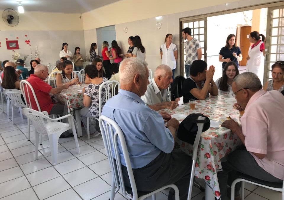 Trabalhando pela comunidade