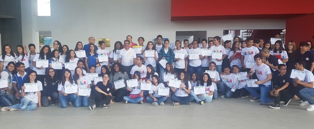 Evento para a juventude e doações para os vovôs