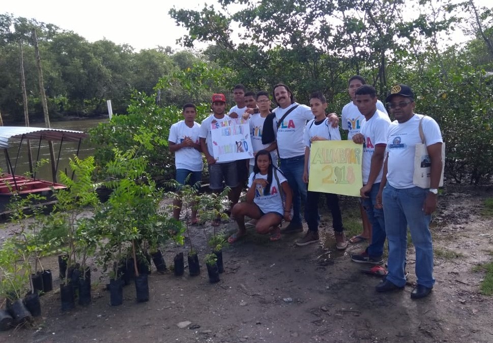 Trilha ecológica com plantio
