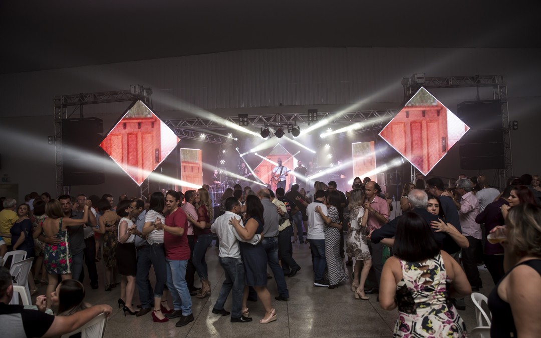 Baile Solidário no Outubro Rosa