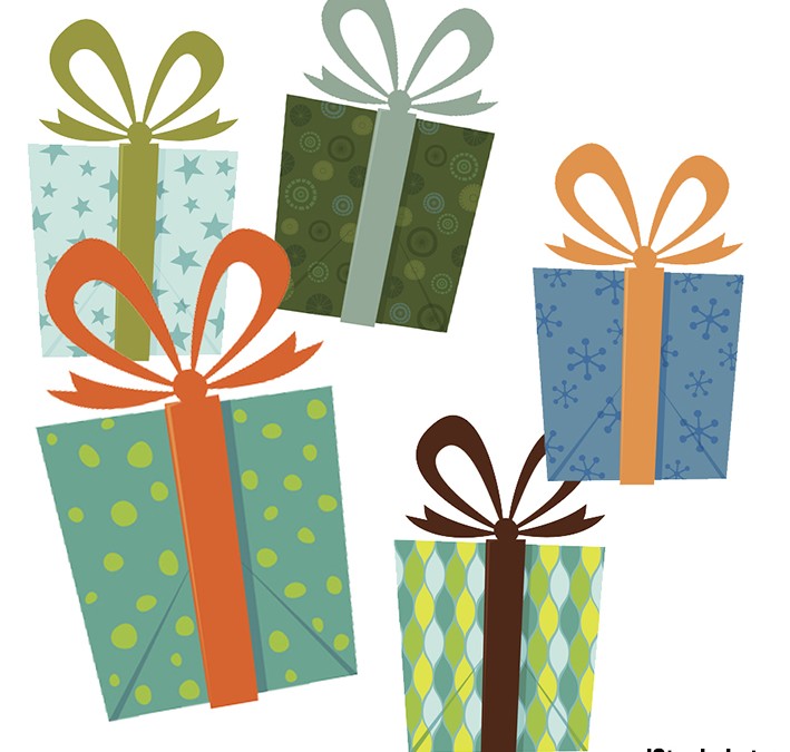 Papai Noel atende crianças da comunidade do Areal