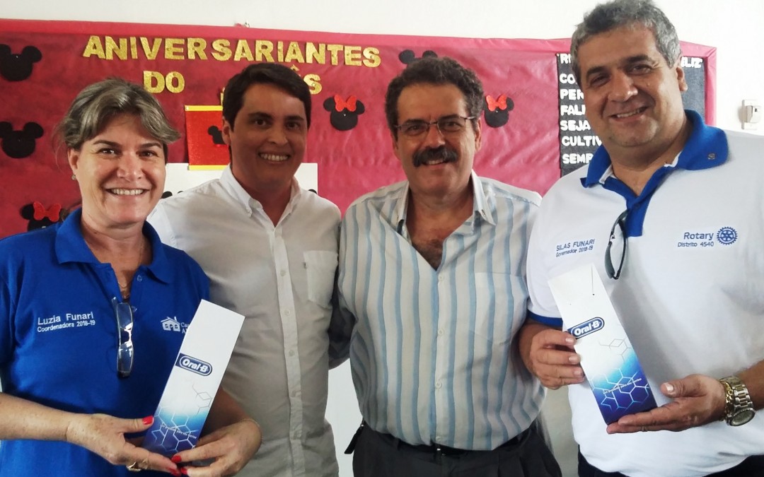 Kits de higiene bucal para as crianças