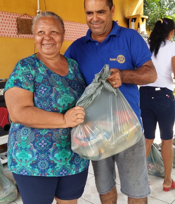 Doação de cestas de alimentos