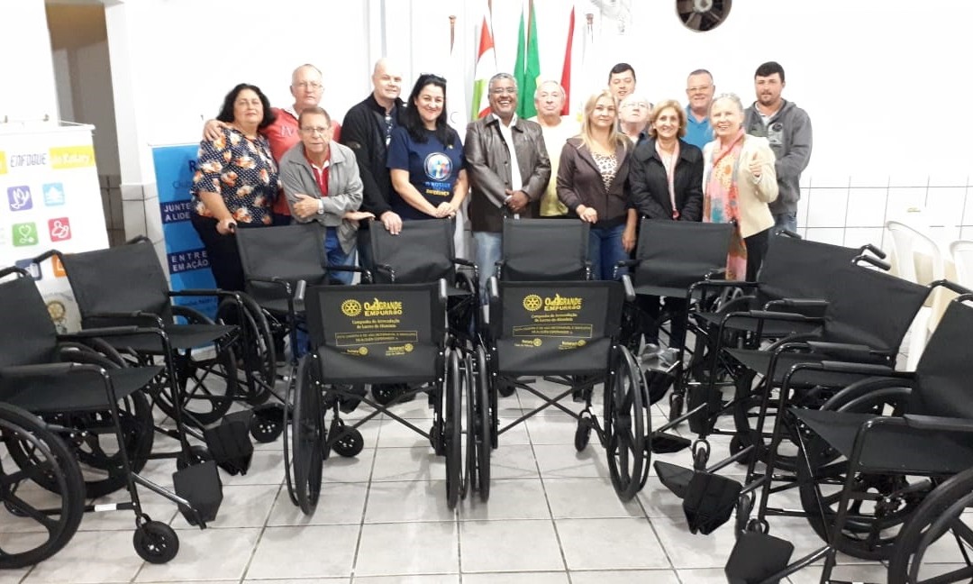 Banco de cadeiras de rodas ampliado