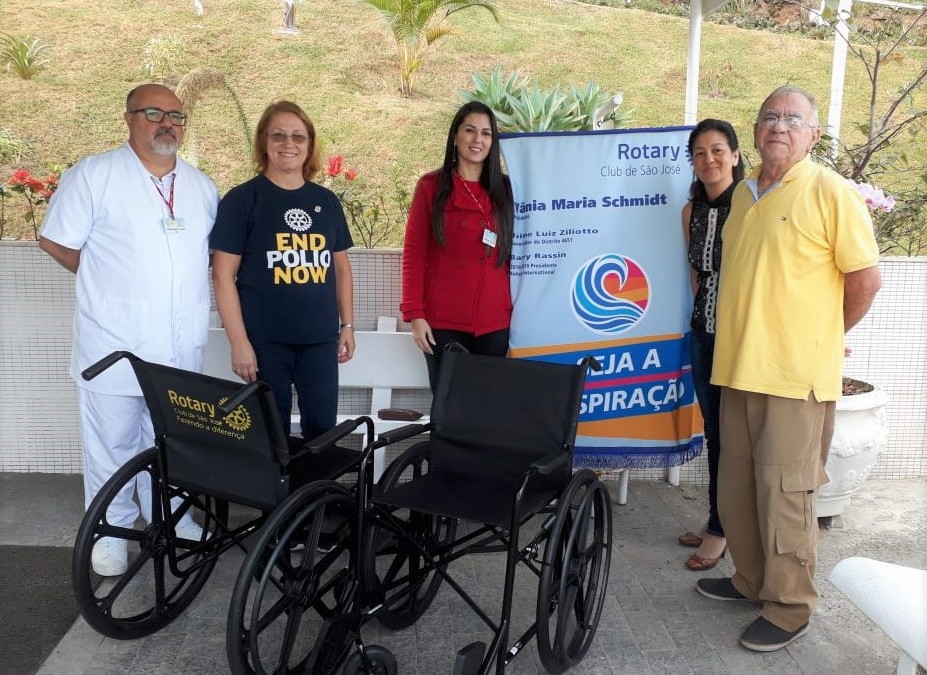 Doações de cadeiras de rodas