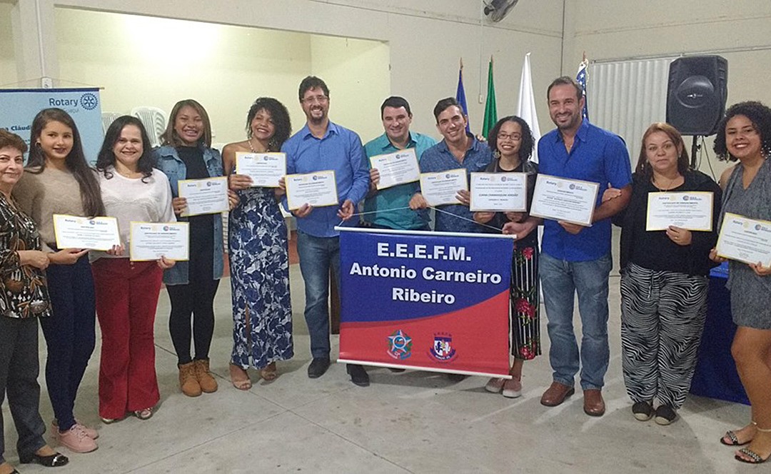 Concurso de poesia e redação em Guaçuí