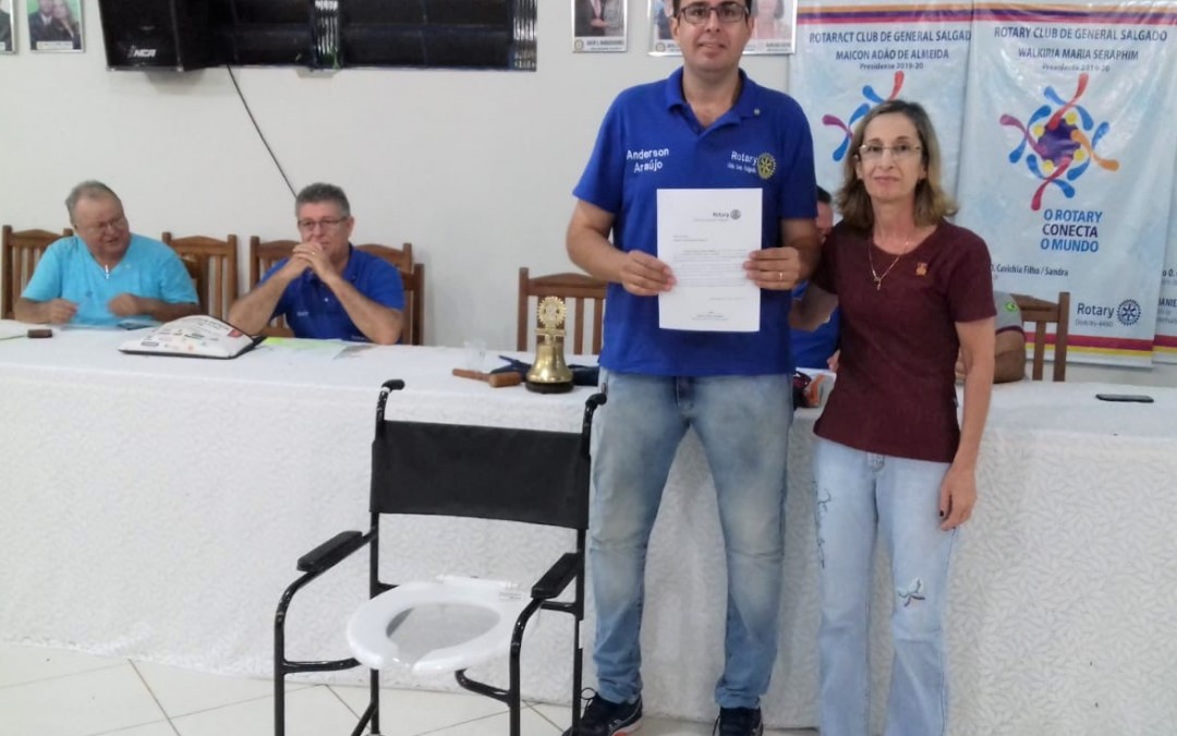 Cadeira doada
