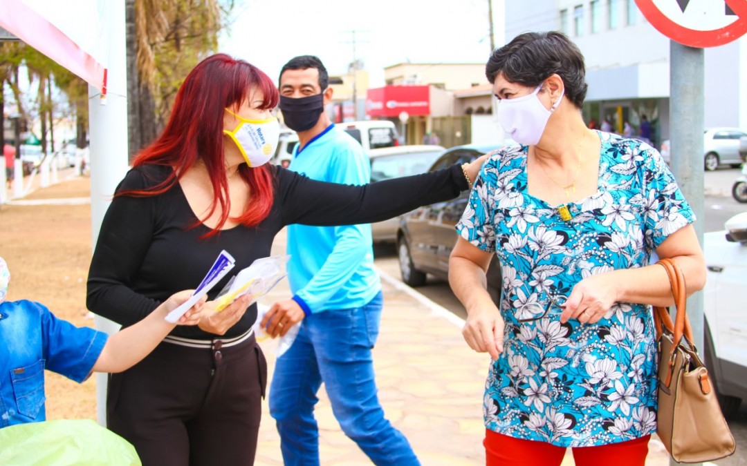 Máscaras e outras doações à população