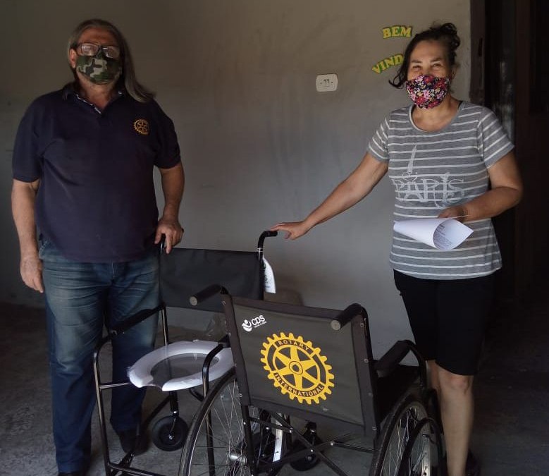 Compra de cadeiras de rodas e de banho