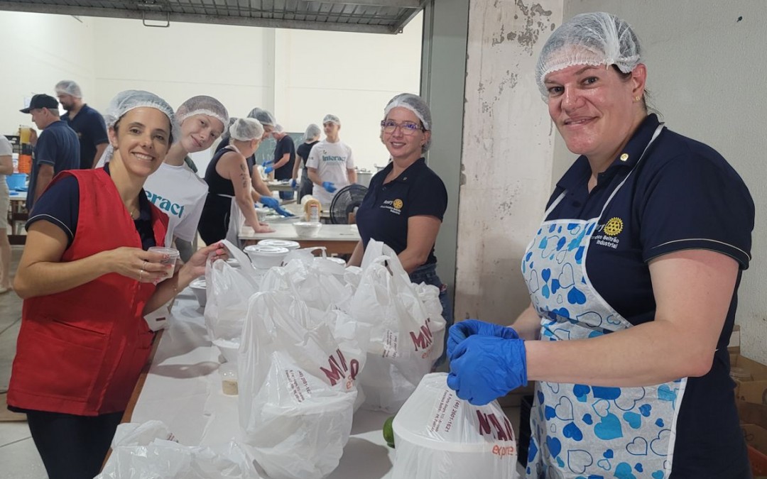 Feijoada beneficente e doação de prótese de mão