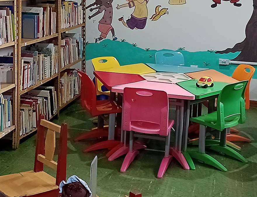 Entrega de sala de leitura à comunidade