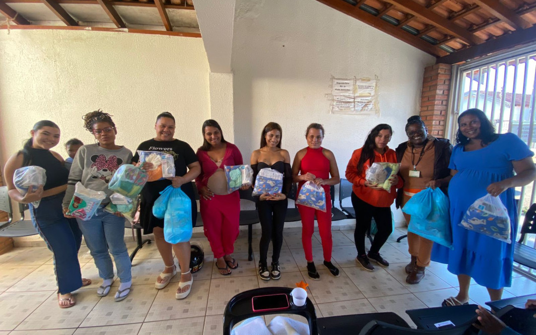 Entrega de kits maternidade