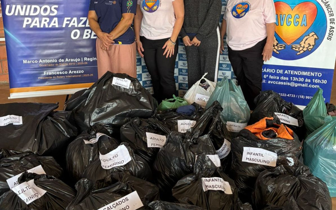 Entrega de roupas e calçados