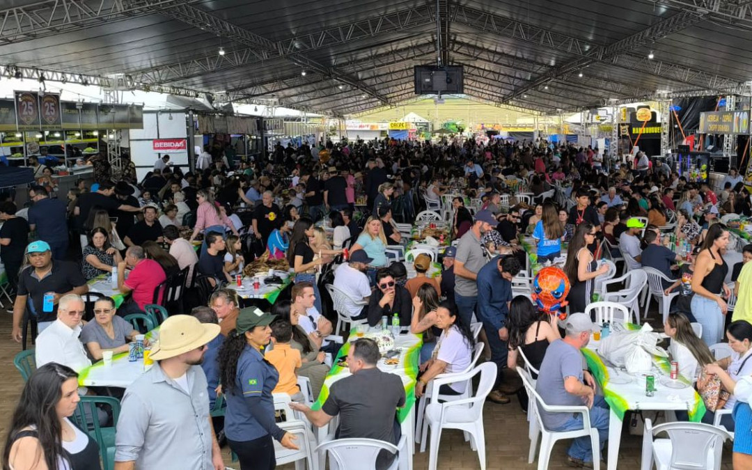 Almoço em prol de causas sociais