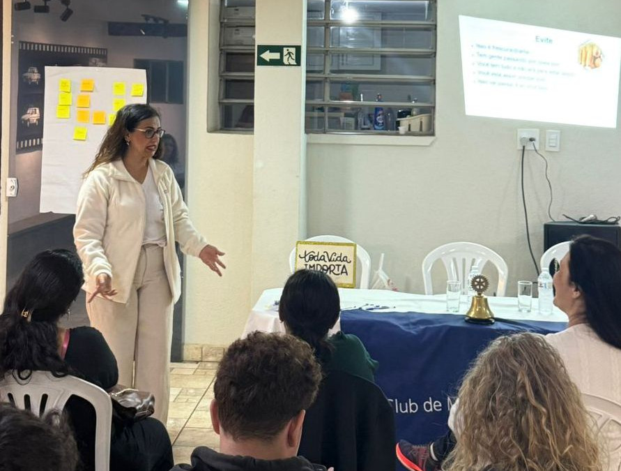 Palestras e caminhada