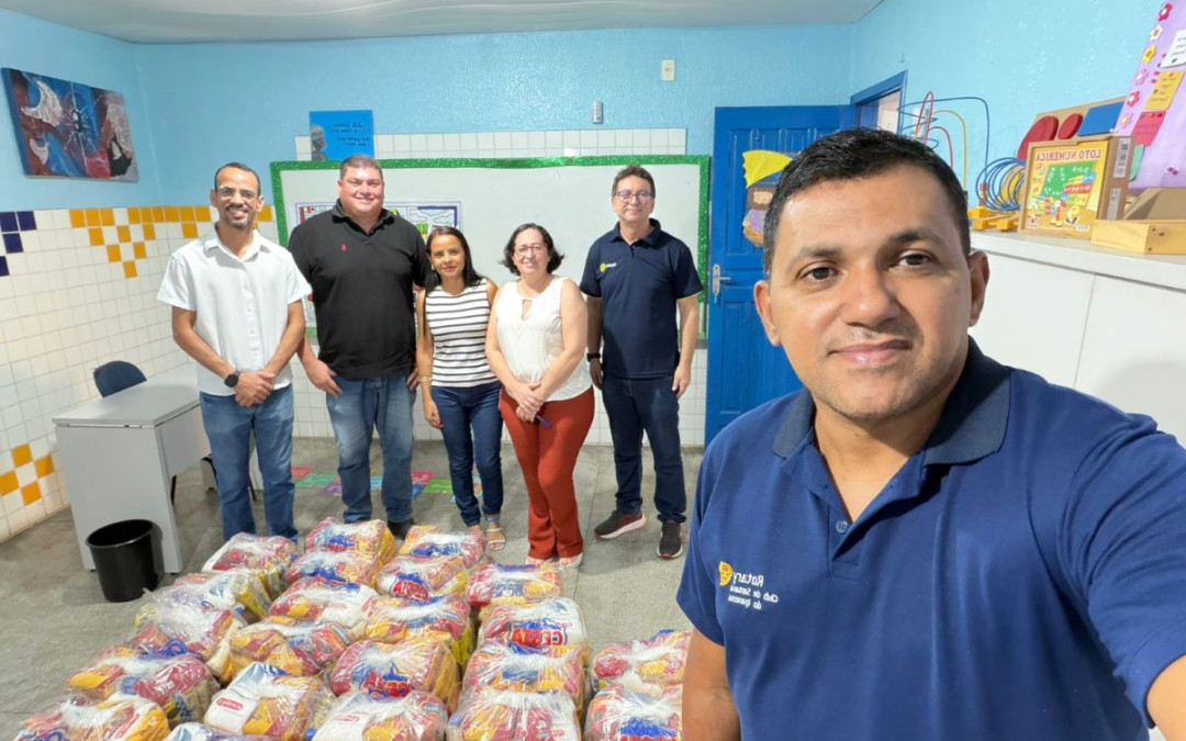 Doação de cestas básicas