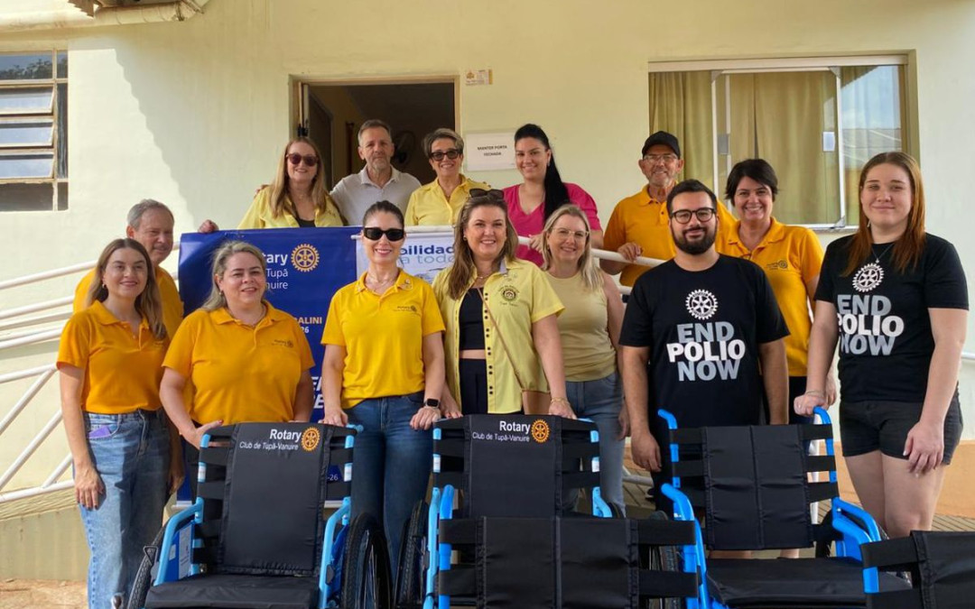 Iniciativas em prol dos idosos e das crianças