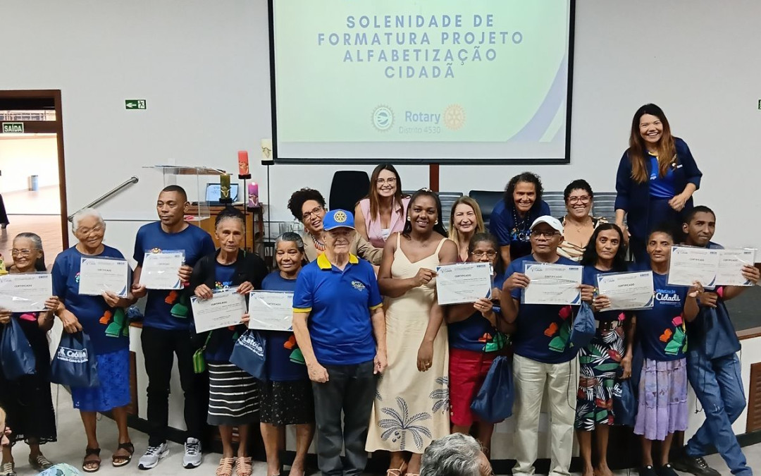 Formatura dos alunos do curso de alfabetização